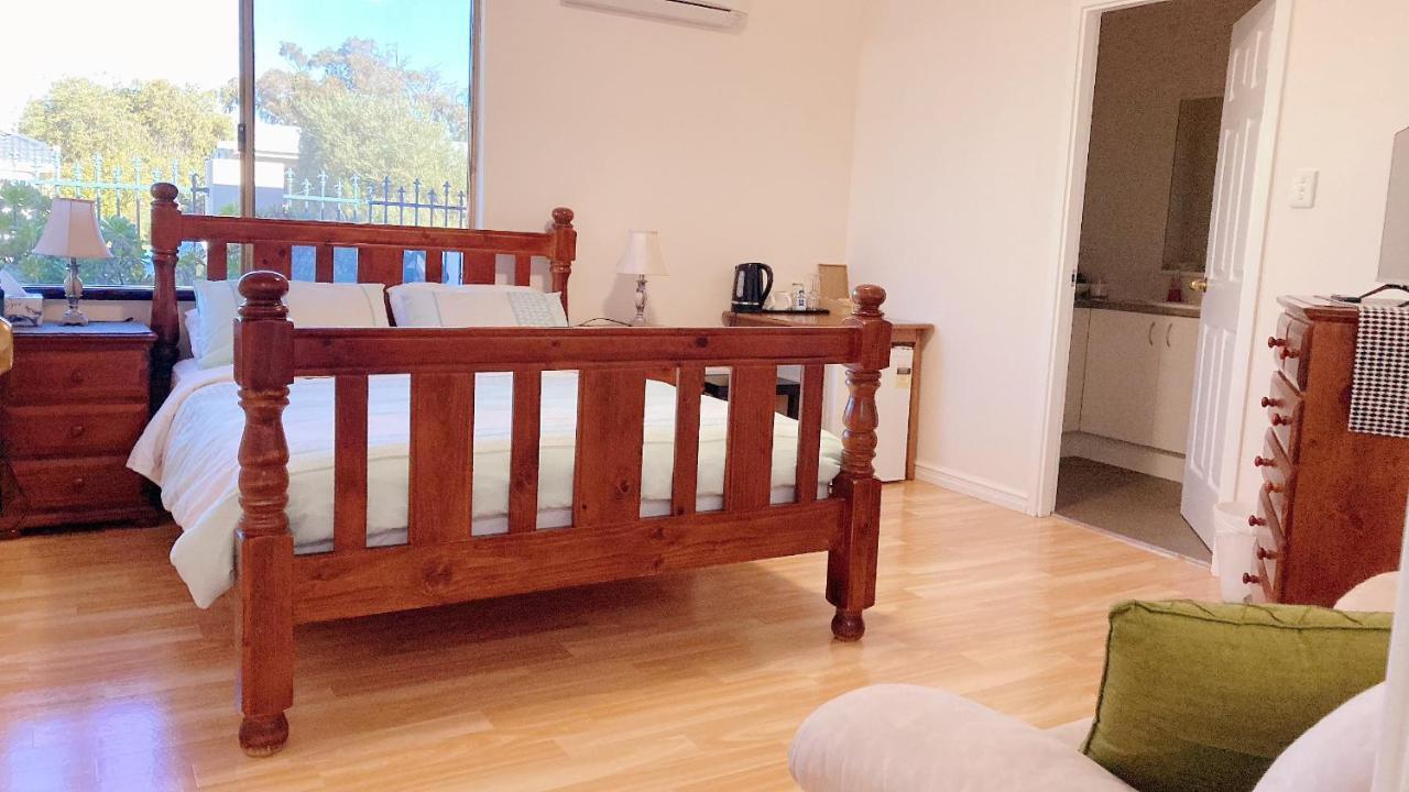 The Royal Dolphin Bed & Breakfast Safety Bay Rockingham Extérieur photo